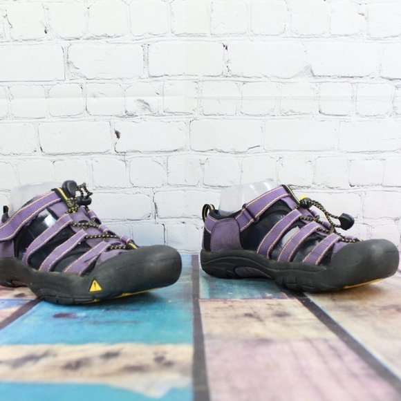 Keen Purple Waterproof Bungee Adjustable Outdoor Water Shoes Size 5 - Picture 3 of 9